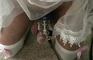 XXX مرد انگشت داستان سمسی تصویری بر روی یک صندلی در پس زمینه پرچم آمریکا