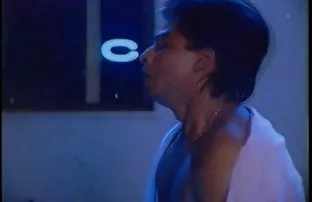 XXX خم یک مرد داستان سمسی تصویری را نشان می دهد معجزه